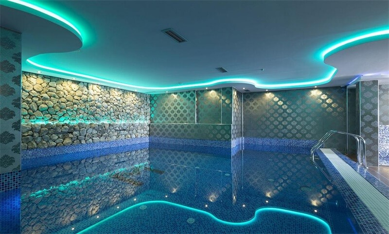 泳池?zé)魩? src=